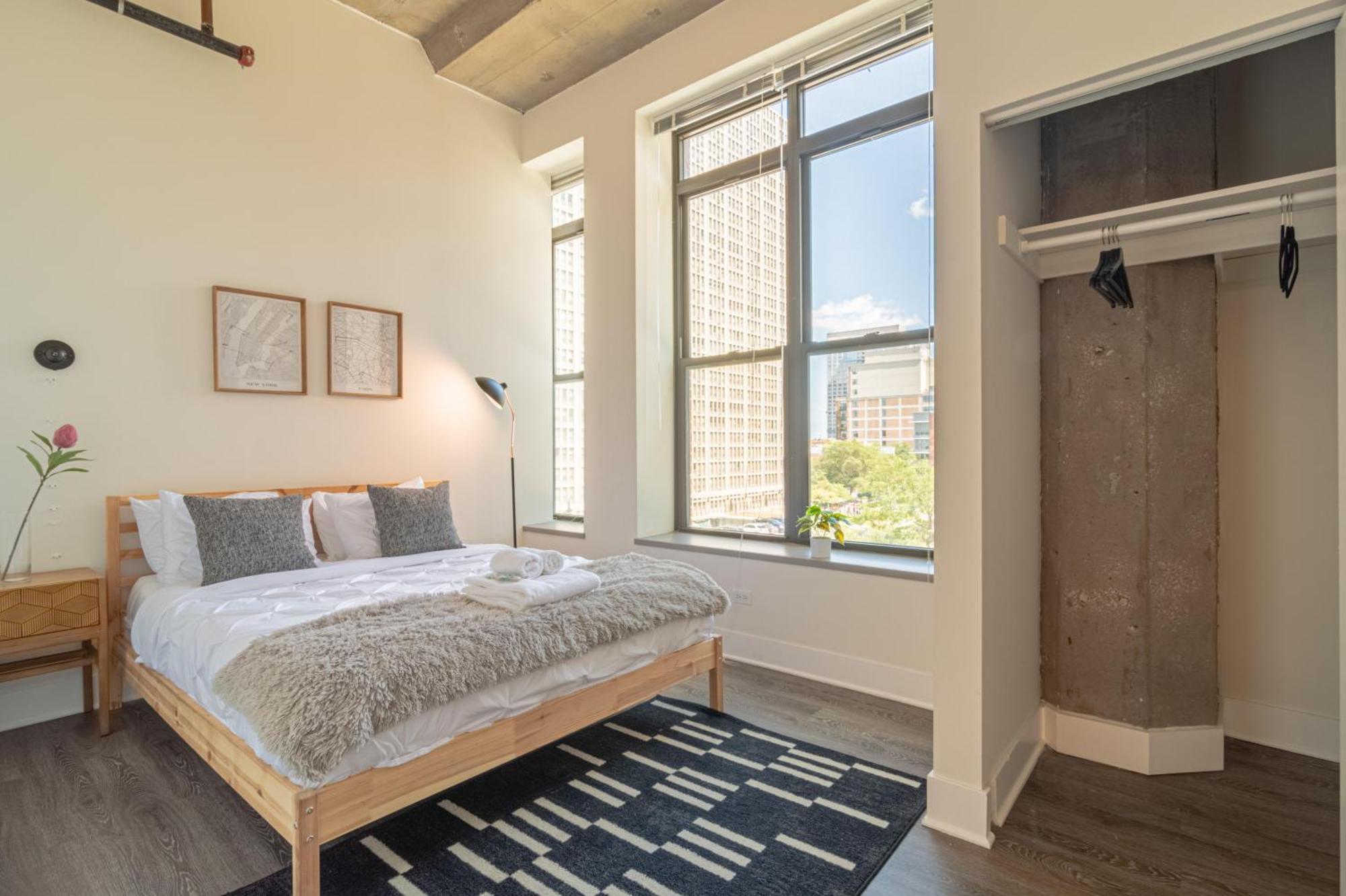 Bright 2Br Luxury Corner Suite With Optional Parking Sleeps 6 Guests Near Mccormick Place And Soldier Field Chicago Kültér fotó