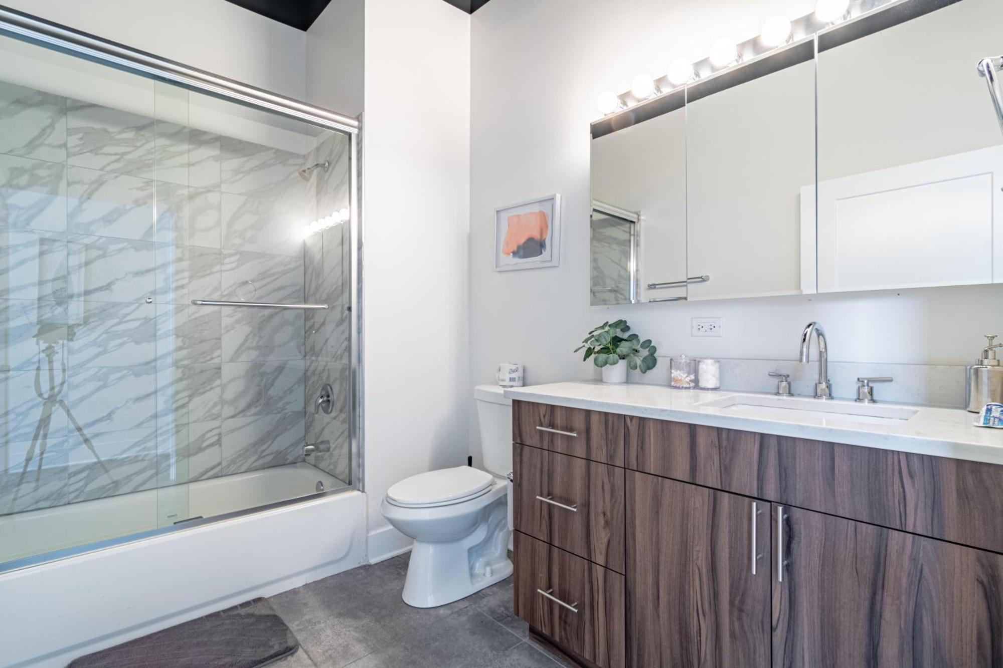 Bright 2Br Luxury Corner Suite With Optional Parking Sleeps 6 Guests Near Mccormick Place And Soldier Field Chicago Kültér fotó