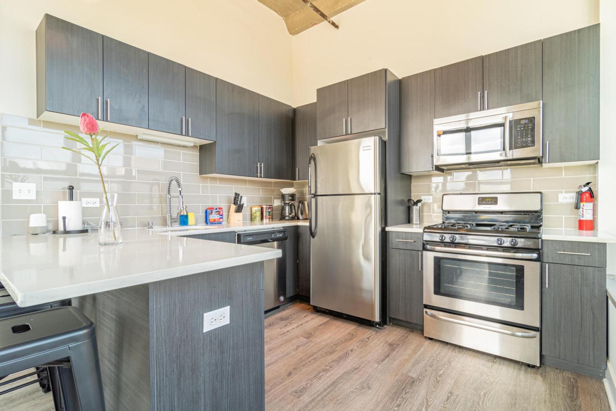 Bright 2Br Luxury Corner Suite With Optional Parking Sleeps 6 Guests Near Mccormick Place And Soldier Field Chicago Kültér fotó