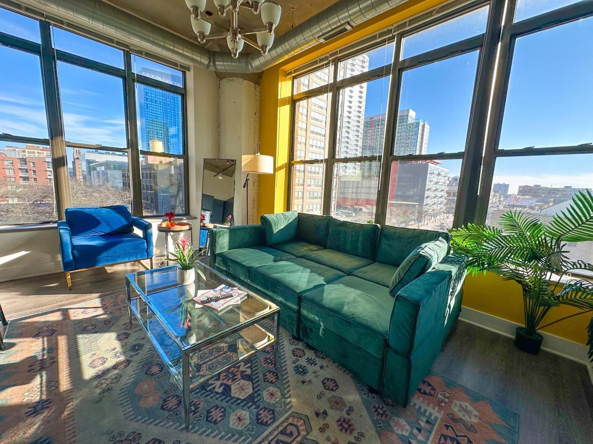 Bright 2Br Luxury Corner Suite With Optional Parking Sleeps 6 Guests Near Mccormick Place And Soldier Field Chicago Kültér fotó